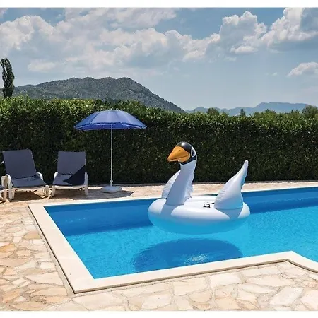 Heart Of Stone فيلة بلوتشي