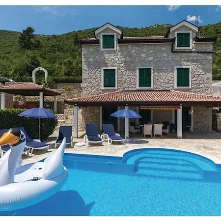 Villa Heart Of Stone